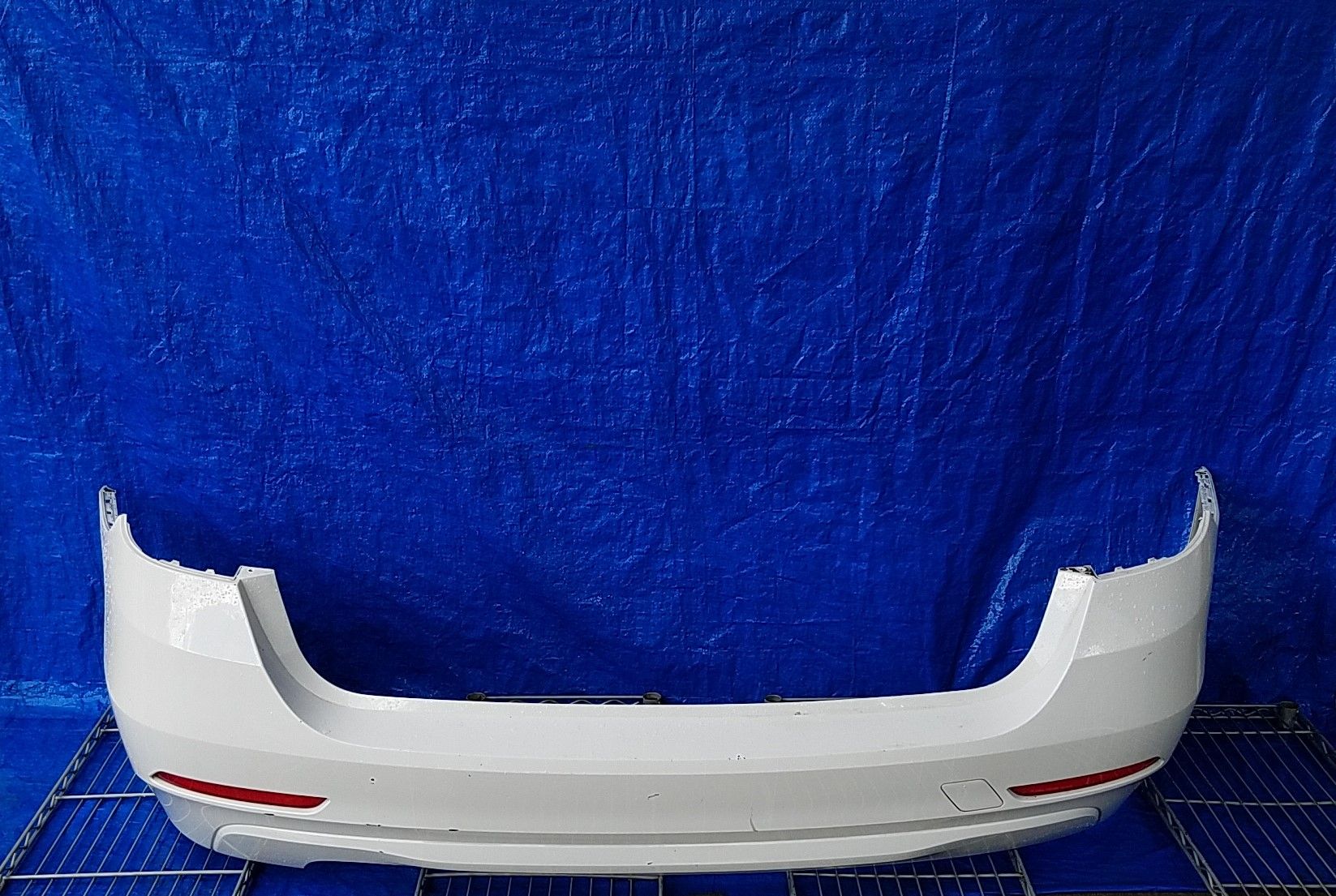 2013 BMW 328I REAR BUMPER COVER WHITE