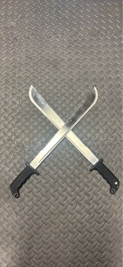 Serrated Machetes with Black Handle – Set of 2