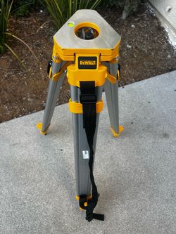 DEWALT DW0737 Heavy Duty Construction Tripod – Laser Level