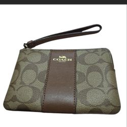 Coach Signaure Pvc Leather Corner Zip Wristlet Khaki Sanddle2