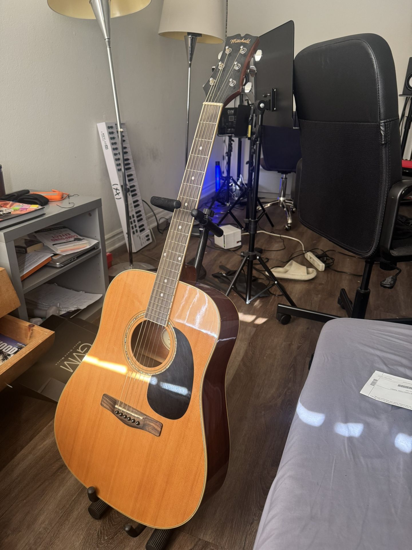 Acoustic Guitar Mitchel 