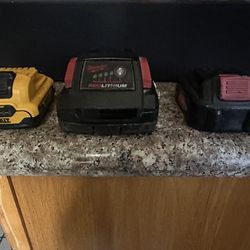 Power Tool Battery Bundle – DeWalt, Milwaukee & Warrior (3 Batteries)