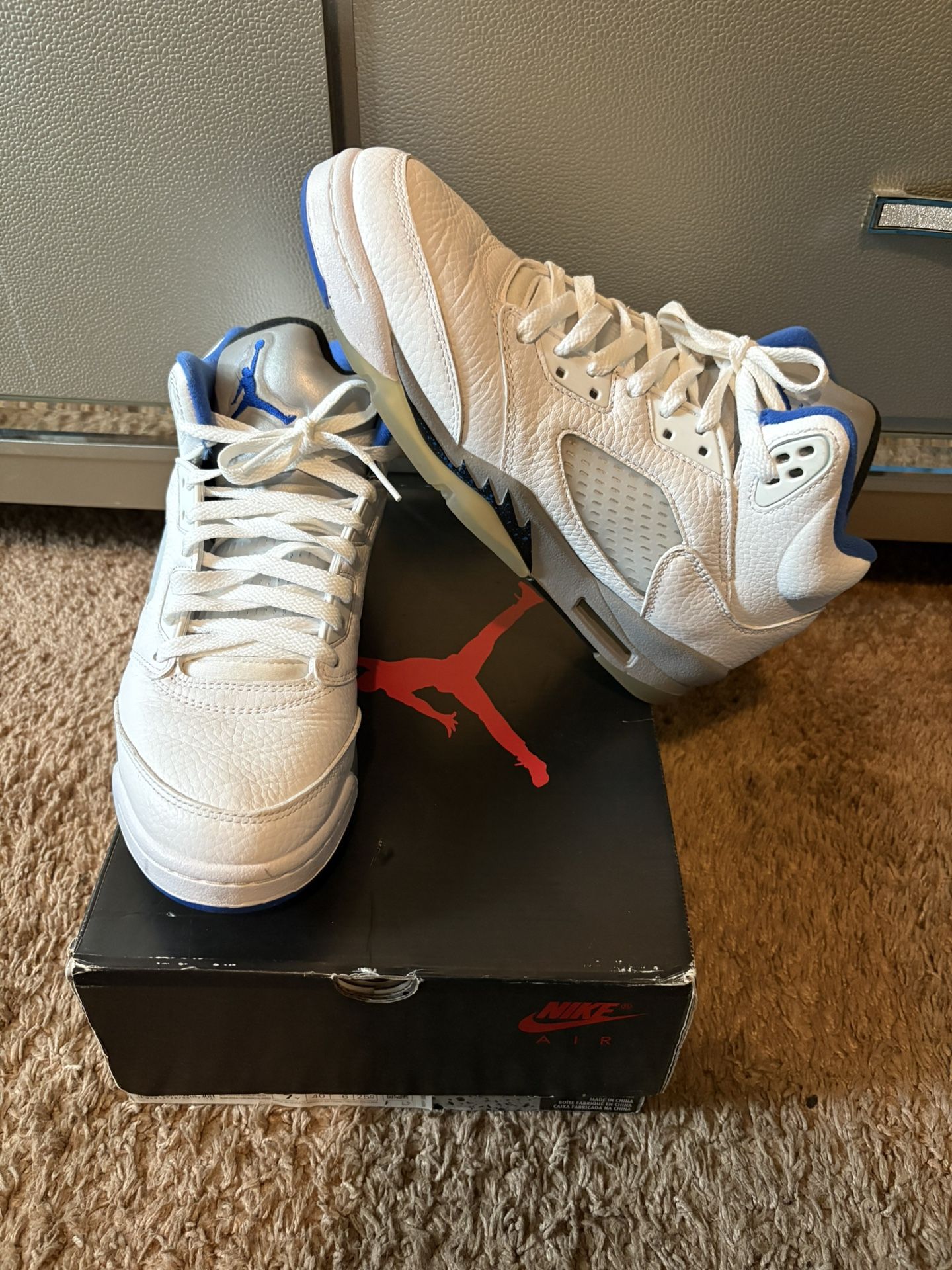 Jordan Retro 5 Grade School Size 7