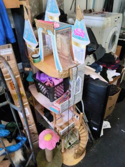 Toy castle