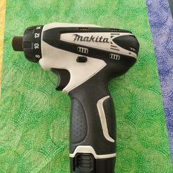MAKITA DF030D 10.8 VOLT ULTRA COMPACT LITHIUM ION CORDLESS DRIVER-DRILL