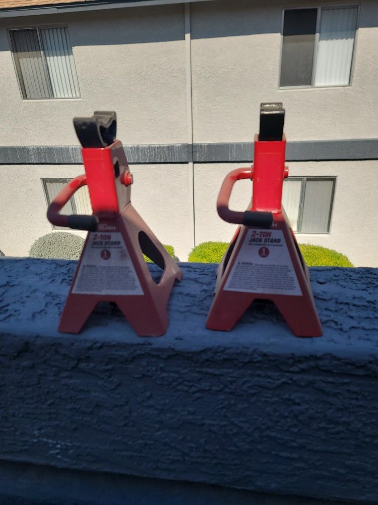 Hyper Tough 2 Ton Jack Stands