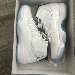Jordan Retro 11 (size 9.5)