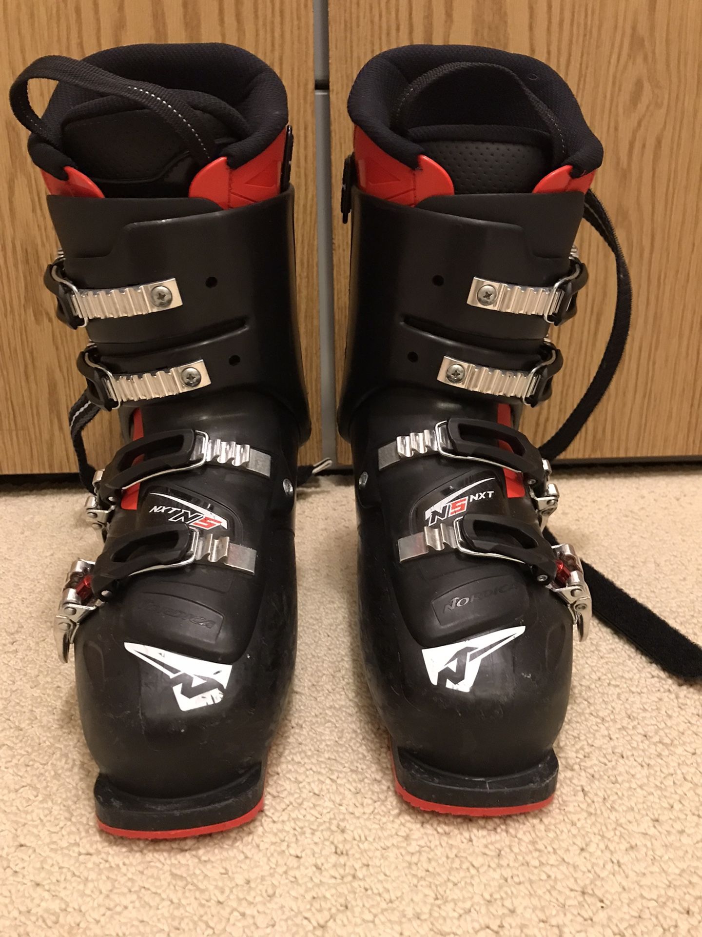 Ski Boots Nordica NXT Size 25.5 (usa 8.0)