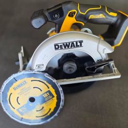 Dewalt Xr 6 1/2 Circular Saw TOOL ONLY