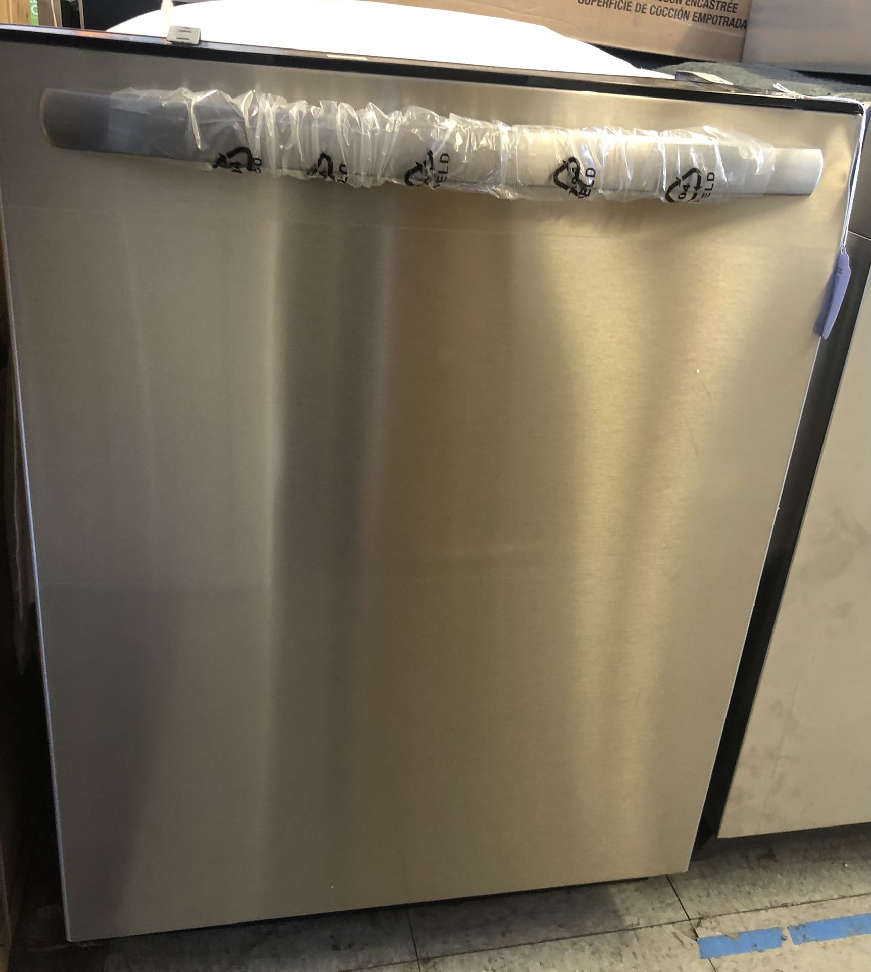 Frigidaire 24in Built In Dishwasher