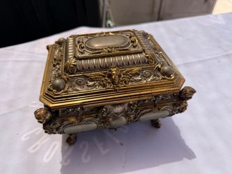 Vintage jewelry box