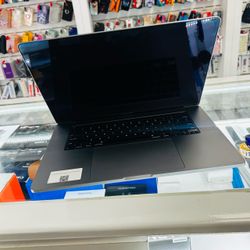 MacBook Pro 2019 inch core i9 512 gb ib