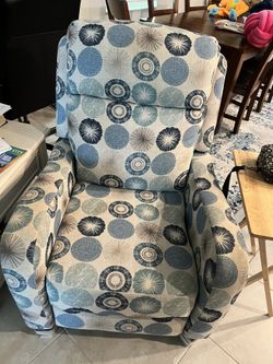 Power Recliner Ready To Go!!!