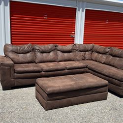Beautiful Brown Sectional Couch W/ Ottoman