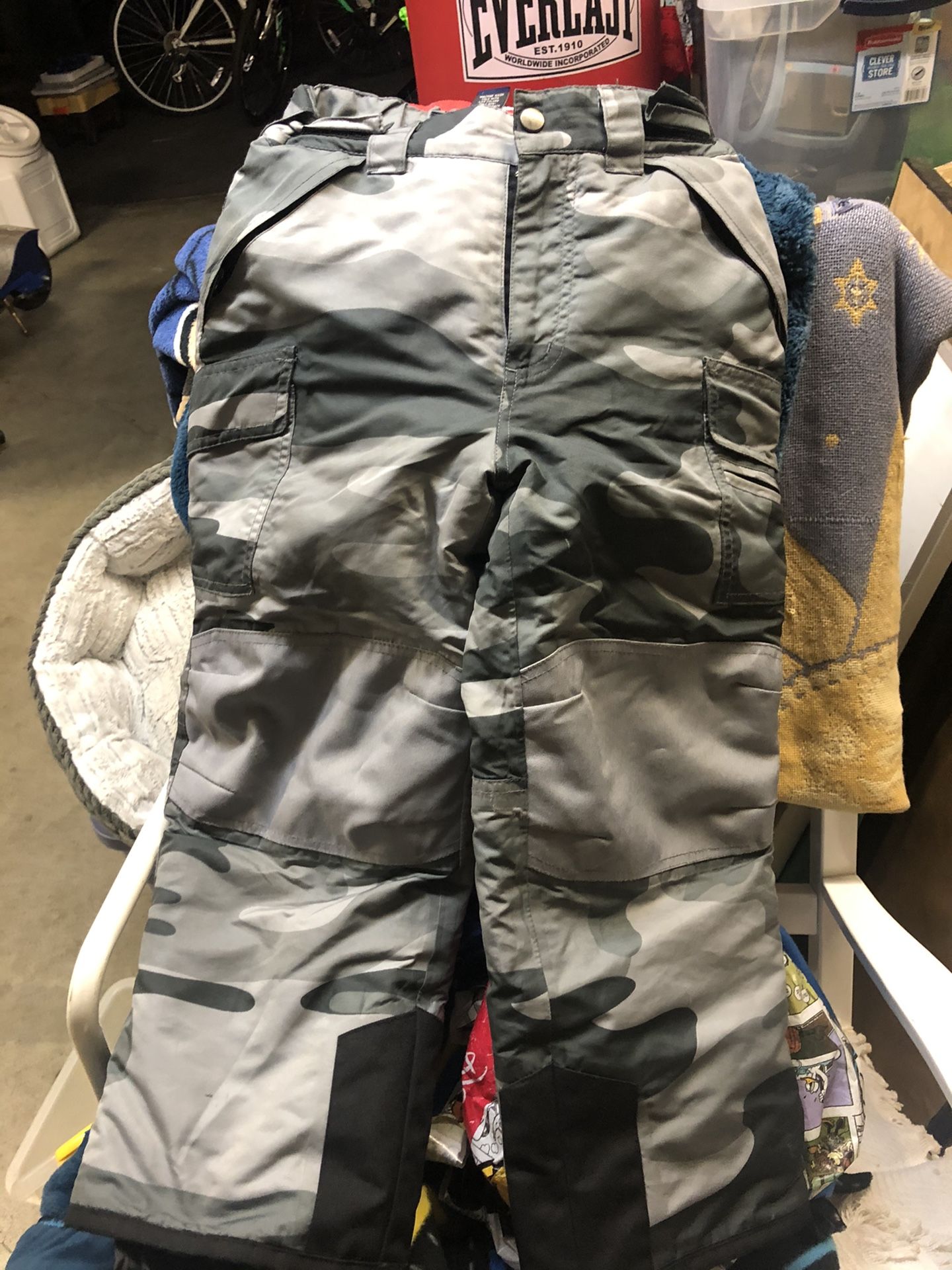 Kids snow pants