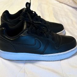 Nike Ebernon Low  Women’s Size 6