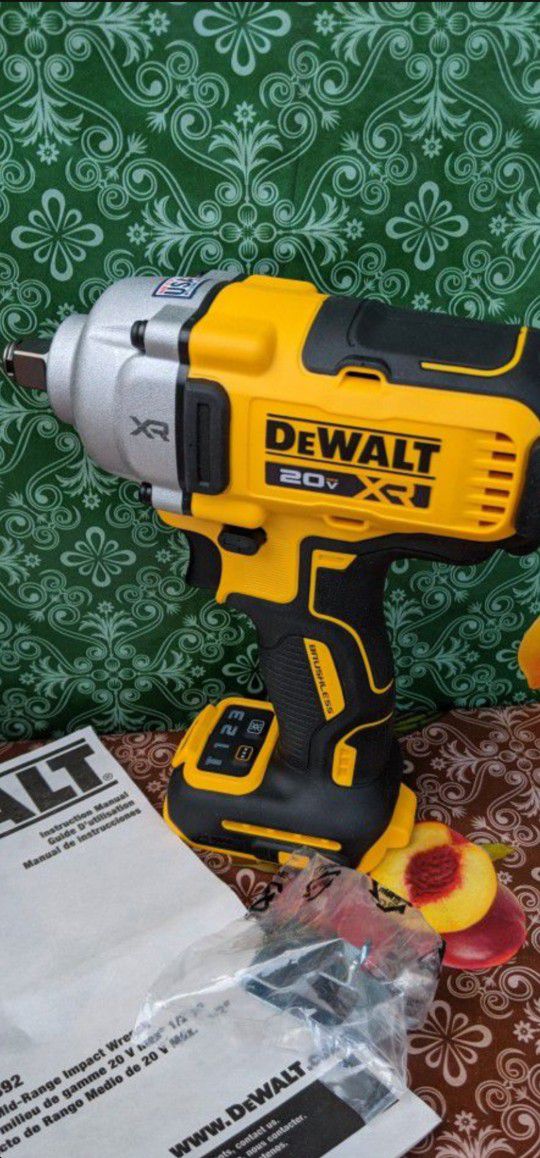 DEWALT 20V MAX XR LITHIUM-ION BRUSHLESS CORDLESS  VARIABLE SPEED  1/2 IN MID-TORQUE IMPACT WRENCH  (TOOL-ONLY)