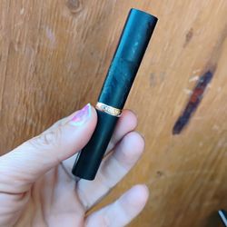 L'Oreal Lipstick 570 Worth It Intense