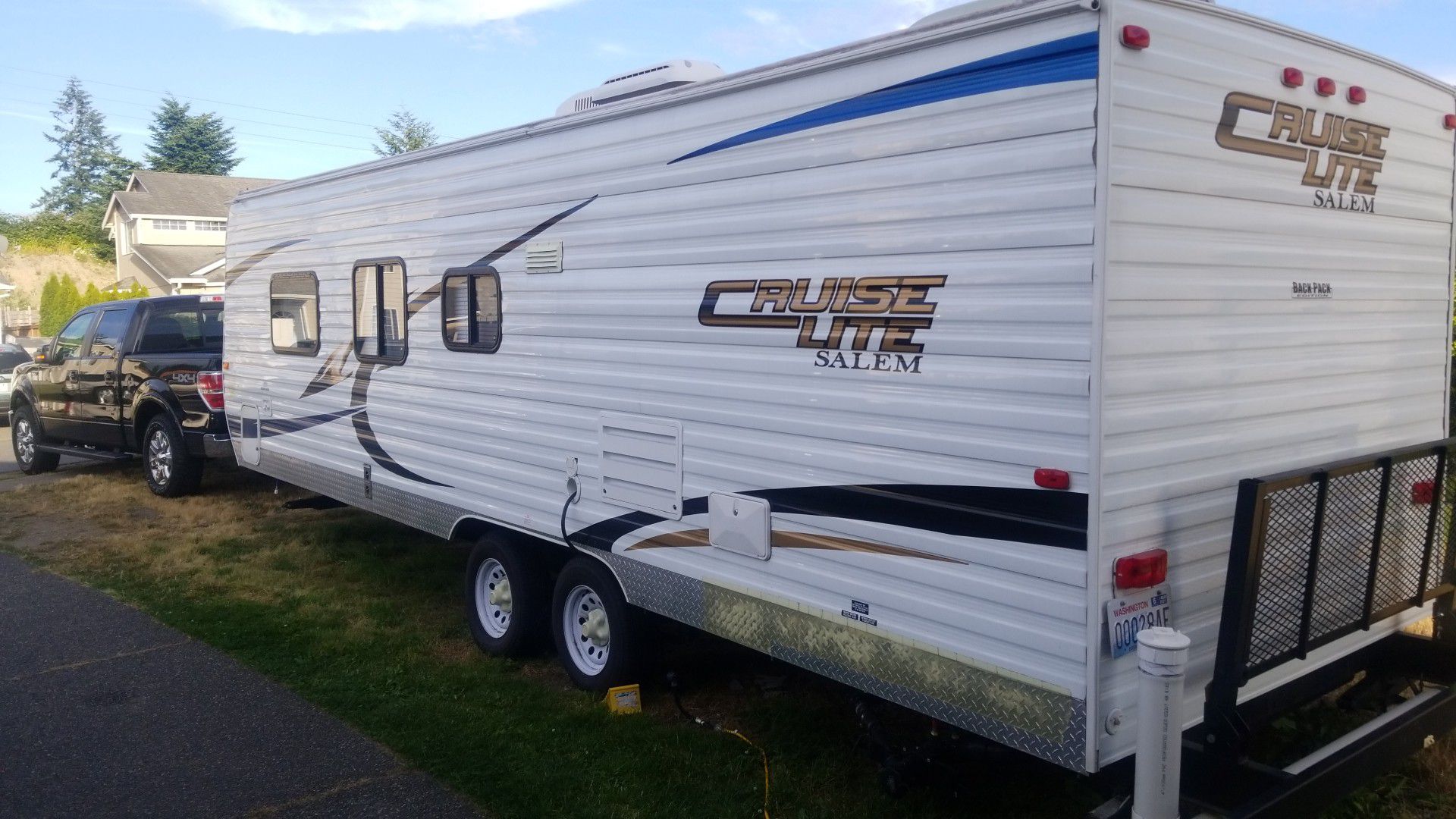 2012 salem cruiselight 27 foot camper sleeps up too nine people bunkhouse 10,500 OBO in great condition no pets or smoking.
