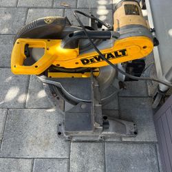 Dewalt Saw