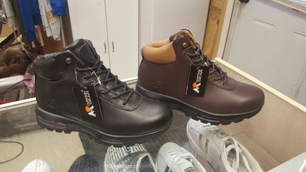 Mountain gear boots