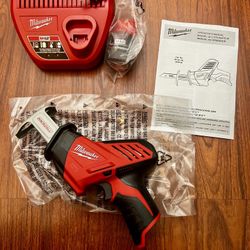MILWAUKEE TOOL KIT  M12 12V Lithium-Ion HACKZALL Cordless Reciprocating Saw Kit  With One 1.5Ah Battery, Charger and Tool 