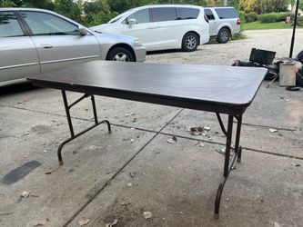 Free folding sturdy TABLE