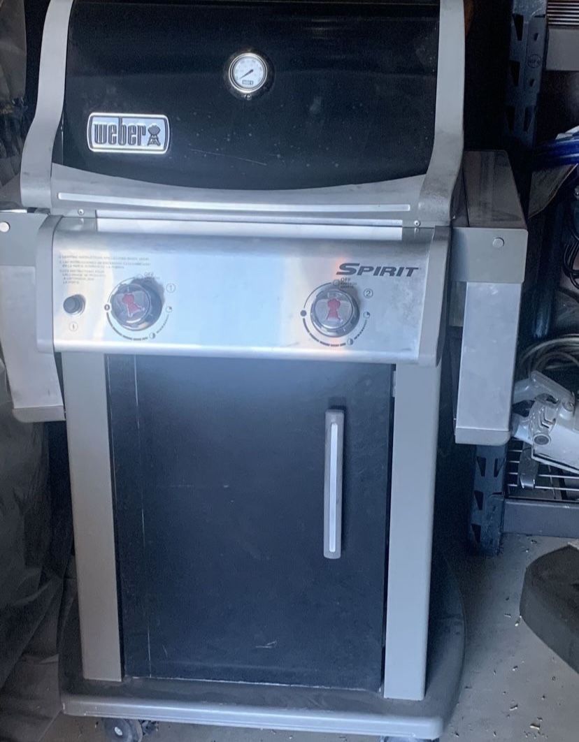 Weber Spirit E-210 BBQ Grill 2-Burners Propane