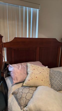 Queen size bed