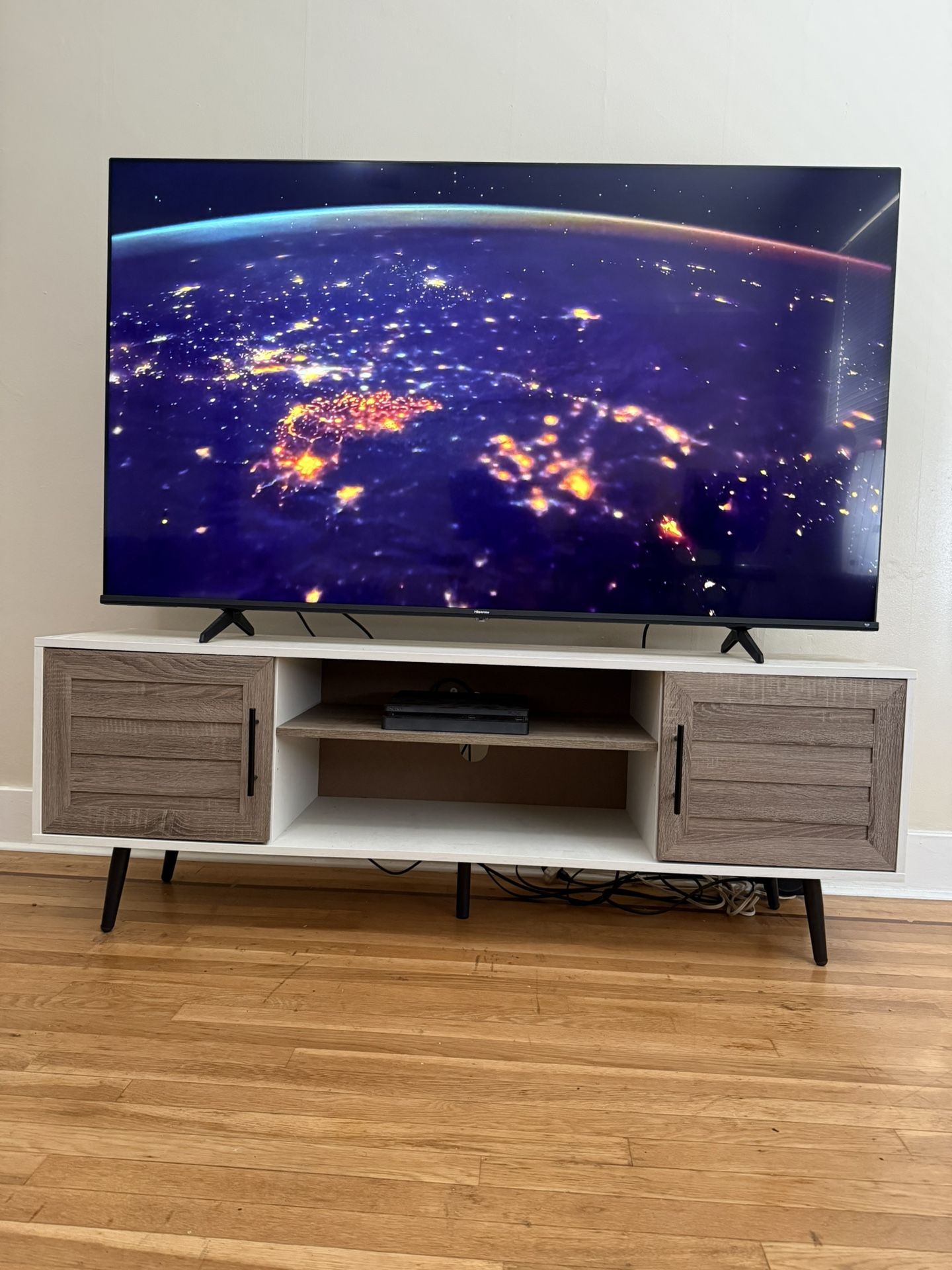 Bryner TV Stand For TVs Ups To 70”