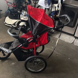 Stroller In Great Condition 