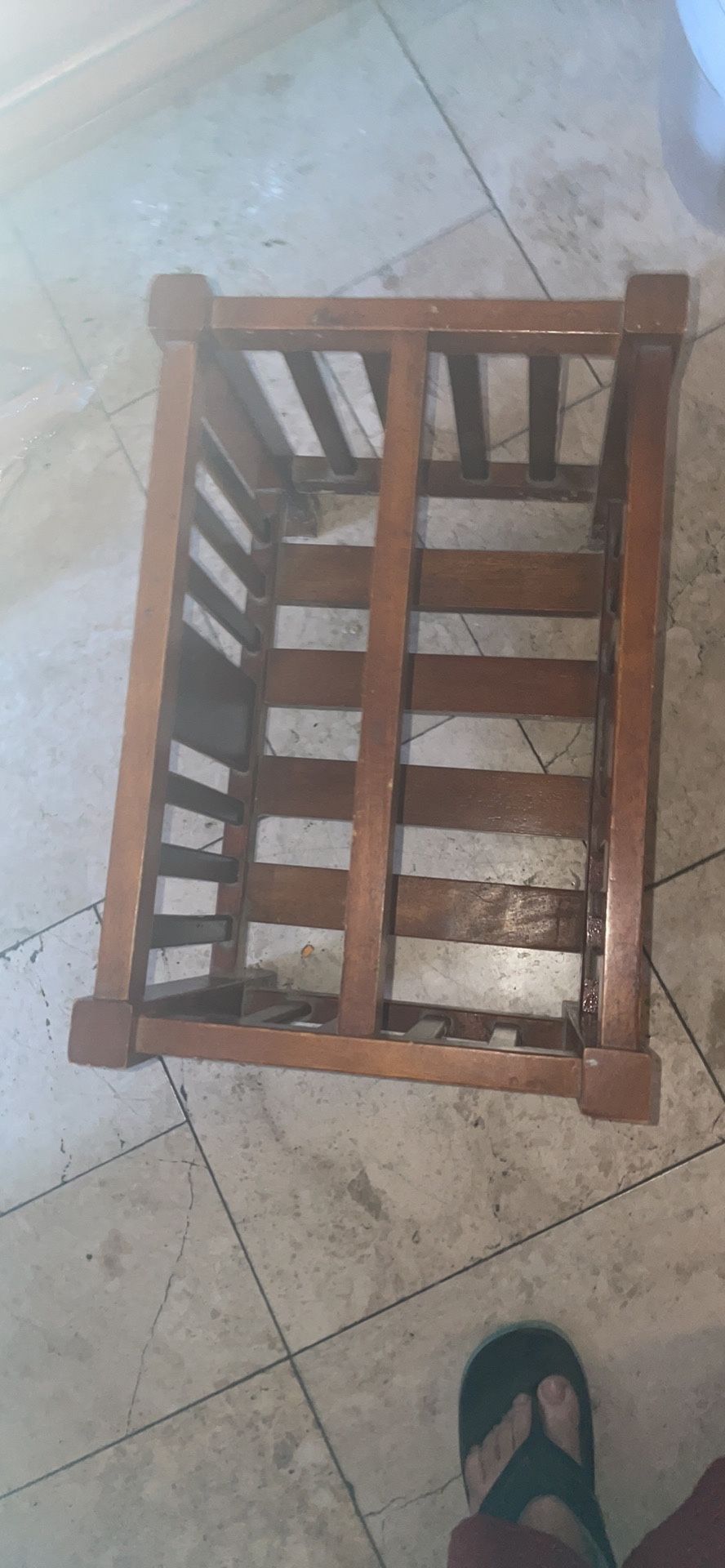 Magazine rack wooden