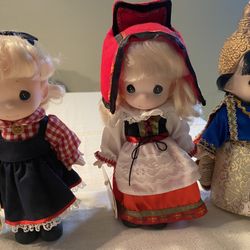 Dolls Present Moment 