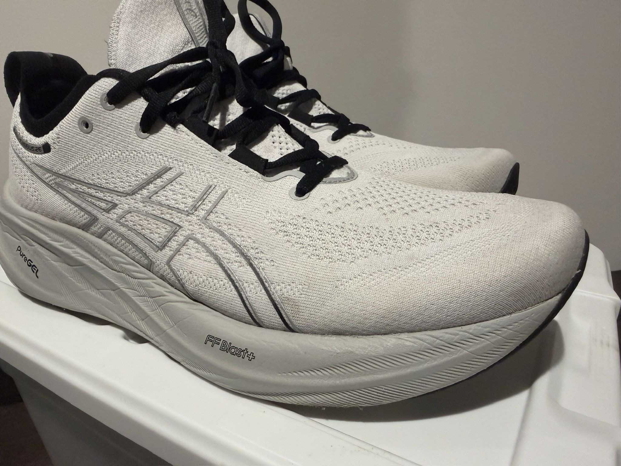 Mens Asics Gel Nimbus 26 White/Silver/Black Sz 12