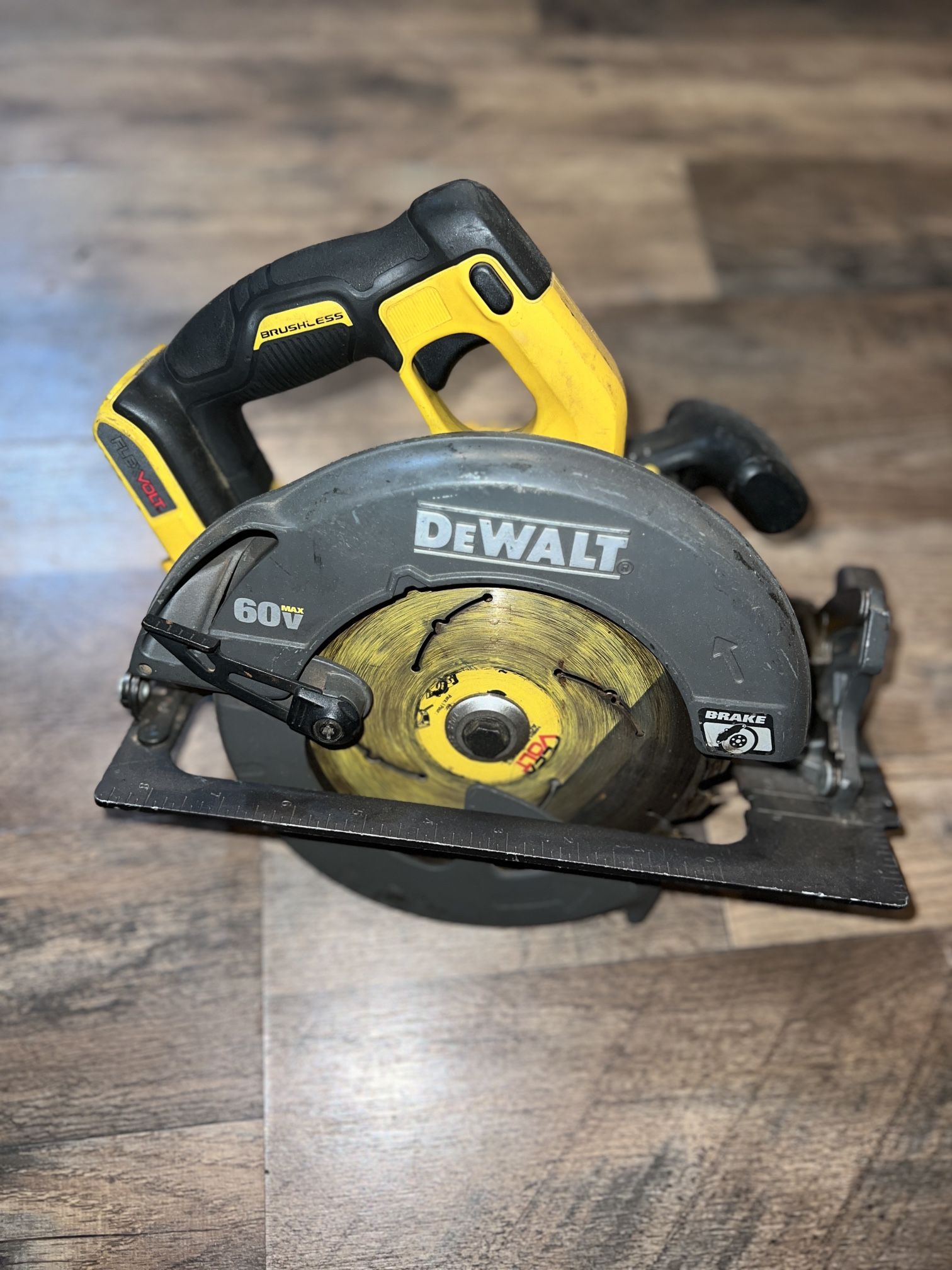 Dewalt Wood Saw Flex Volt 60v Brushless