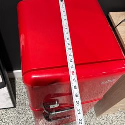 Krib Old School Mini Fridge New Slighly Used