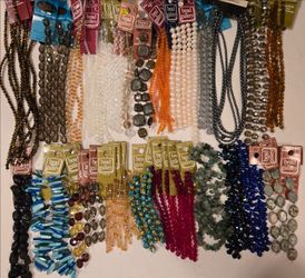Lot (AV) of Assorted Bead Strands