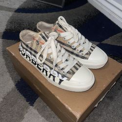 Women Burberry Shoes 