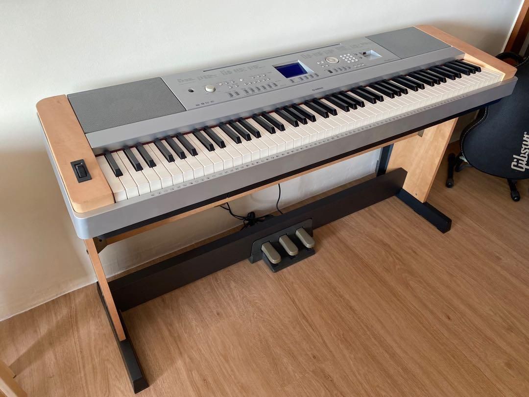 Used Yamaha DGX640 88 Key Digital Piano/ Keyboard 