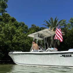 Mako 2001  22 feet 