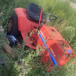 16 HP Tractor Gravely 8162 B