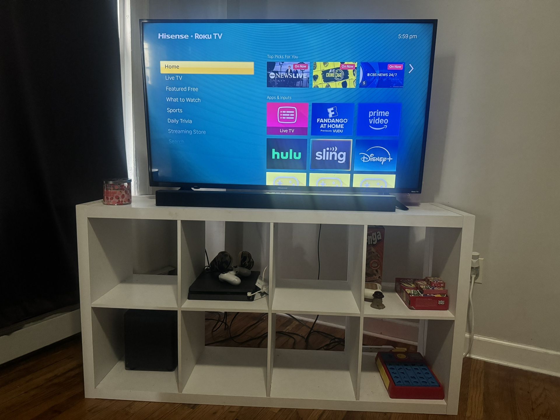 50inch Roku Tv With Soundbar And White Stand 