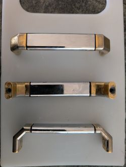 Kitchen Cabinet/Drawer Pulls and Hardware 