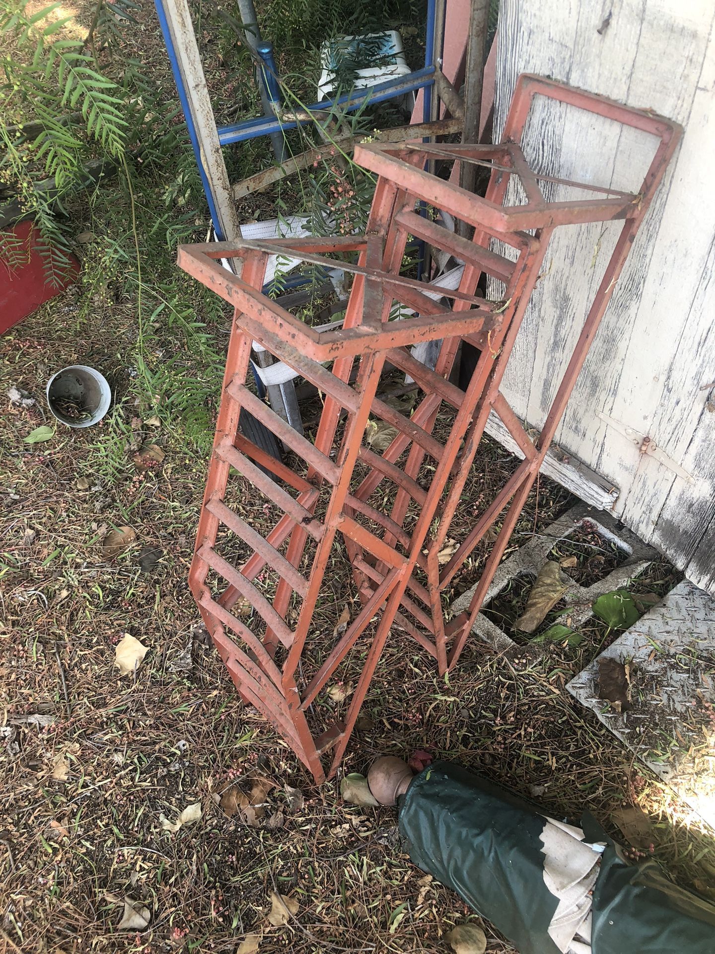 Car Ramp.  Ramp Car.    Tire Ramp