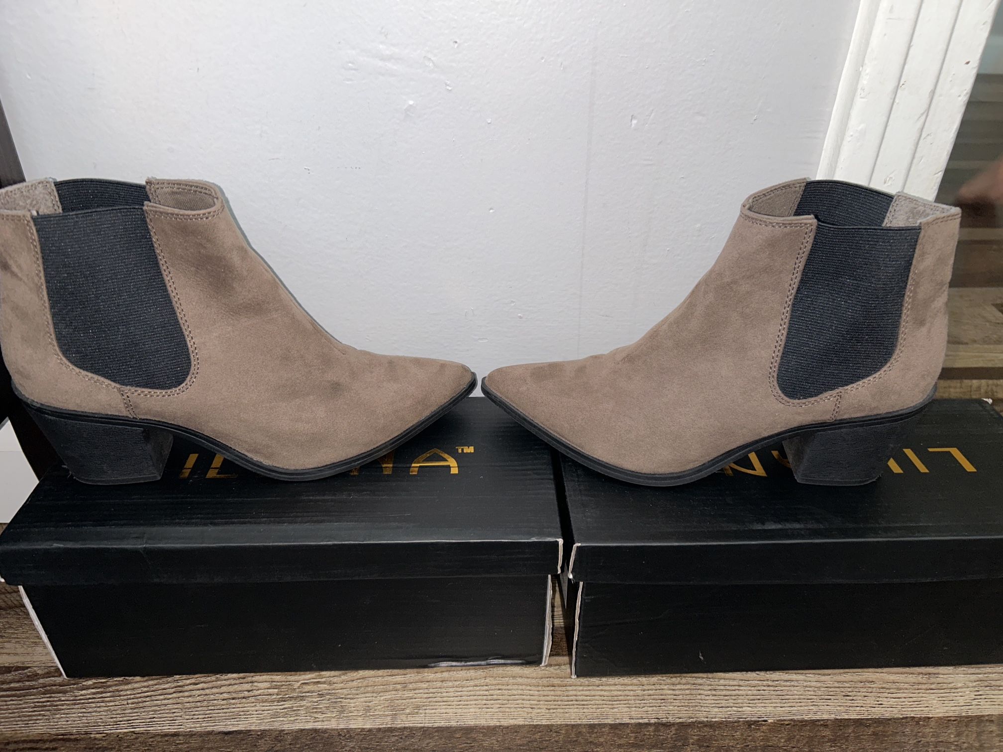 H&M Linnia Suede Ankle Boots