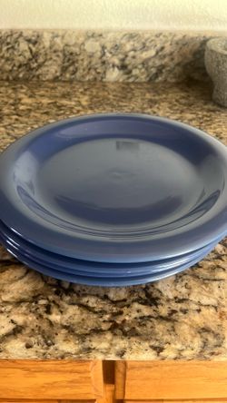 Set of blue plates 