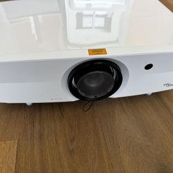 Optoma UHZ65LV Laser Projector, 5k lumens, 4k