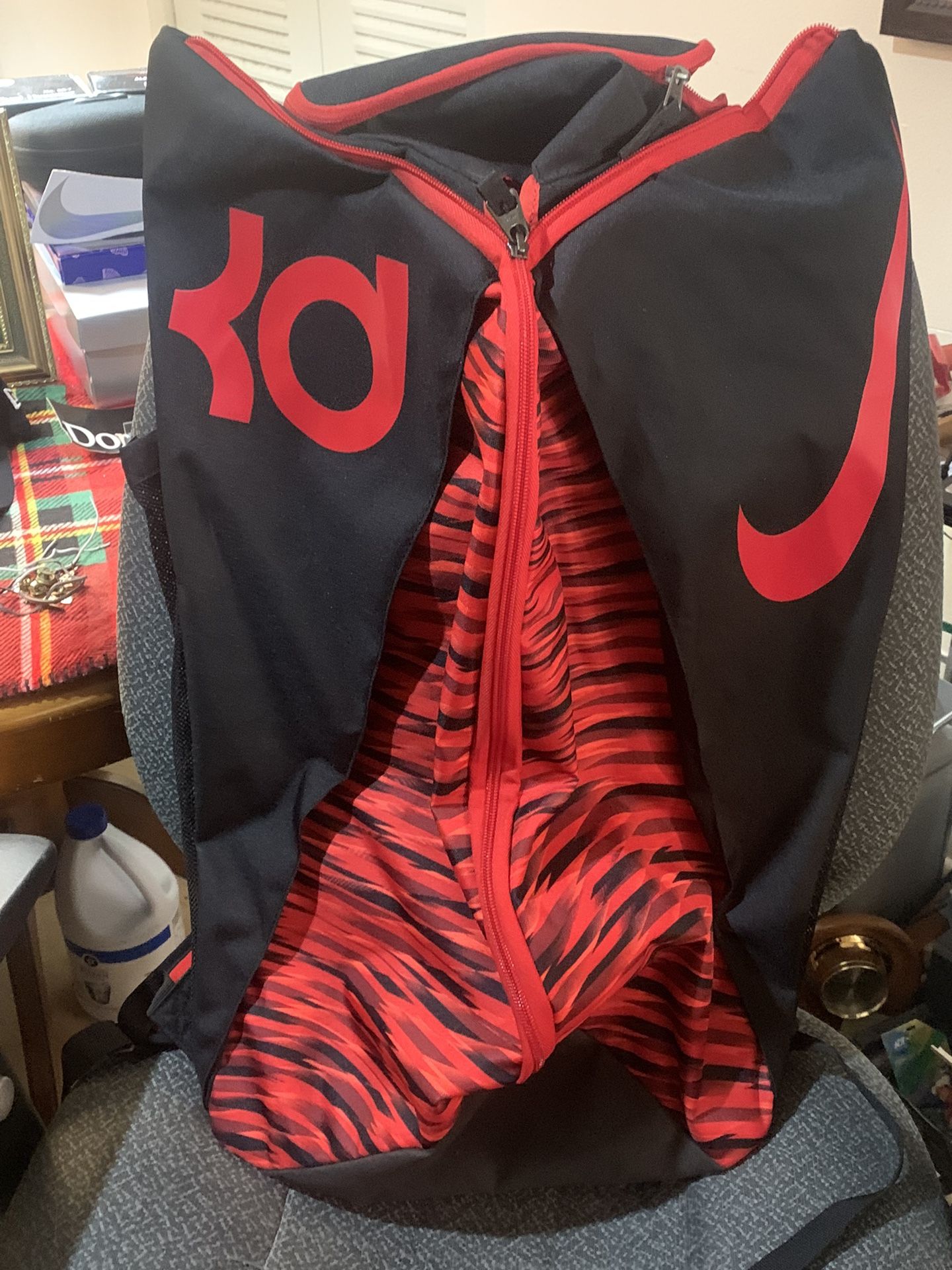 NIKE KD MAX AIR VIII BACKPACK KEVIN DURANT BASKETBALL CAMP LARGE BAG EXCELLENT