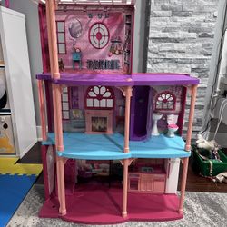 Doll House 