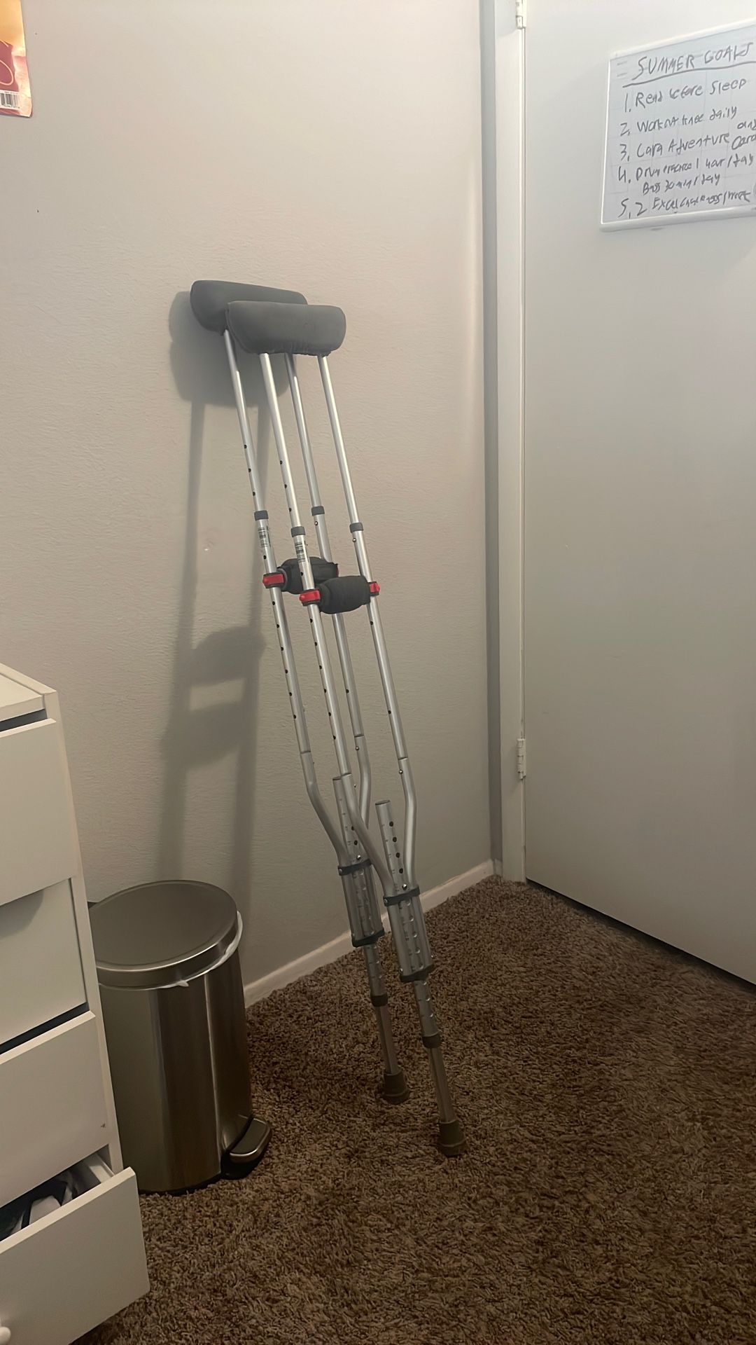 CVS Adjustable crutches